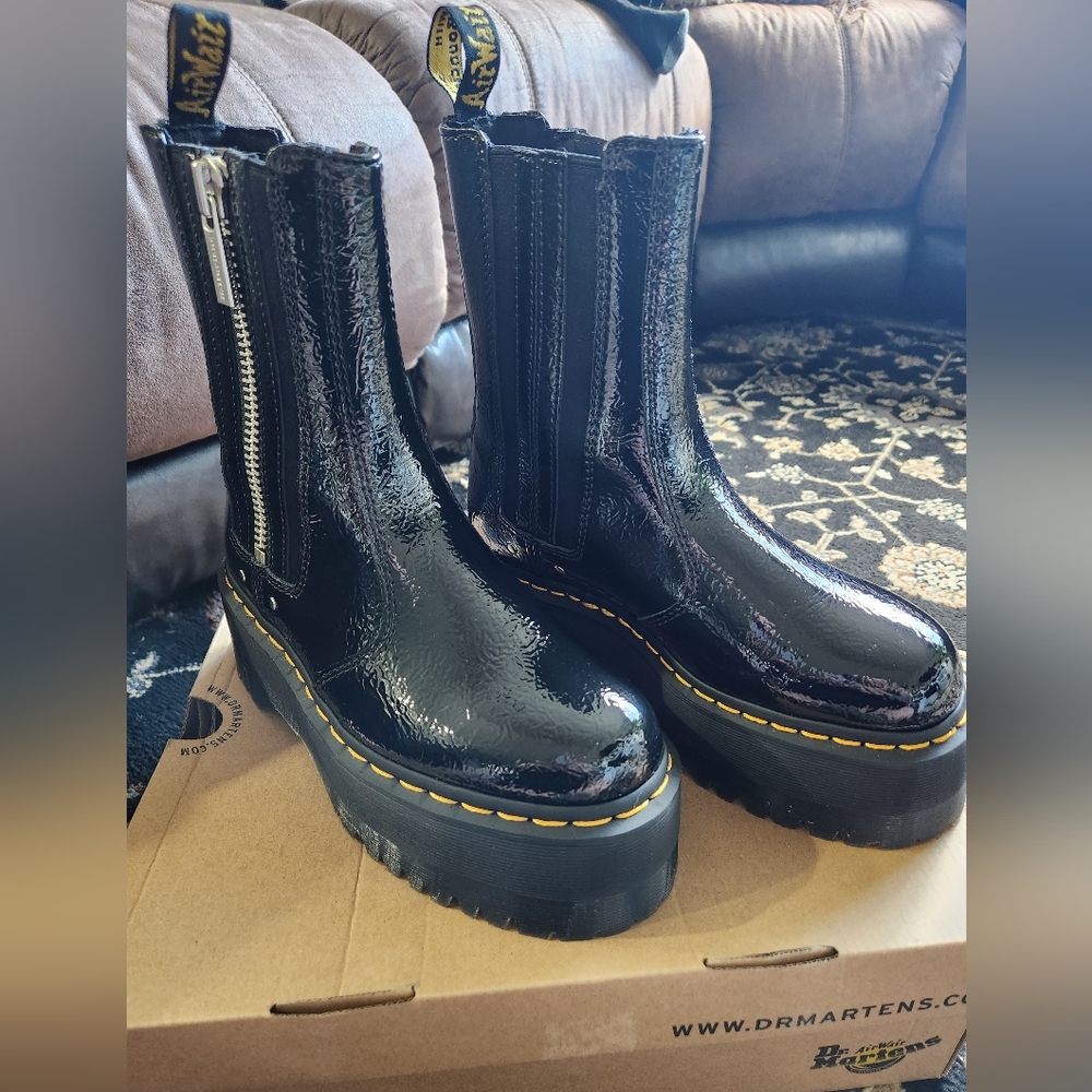 Dr. Martens 2976 Max boots